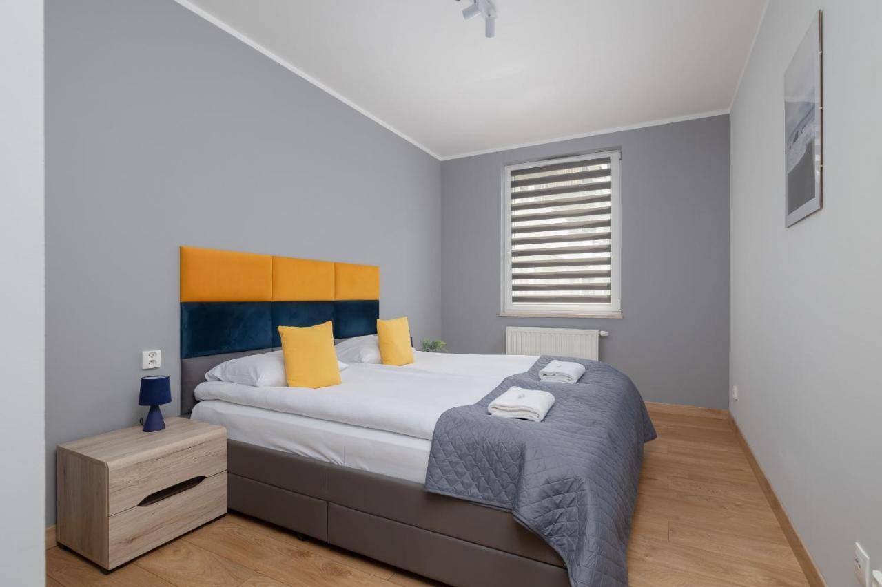 Osiedle Avia Family Apartment In Krakow With Balcony By Noclegi Renters Exteriér fotografie