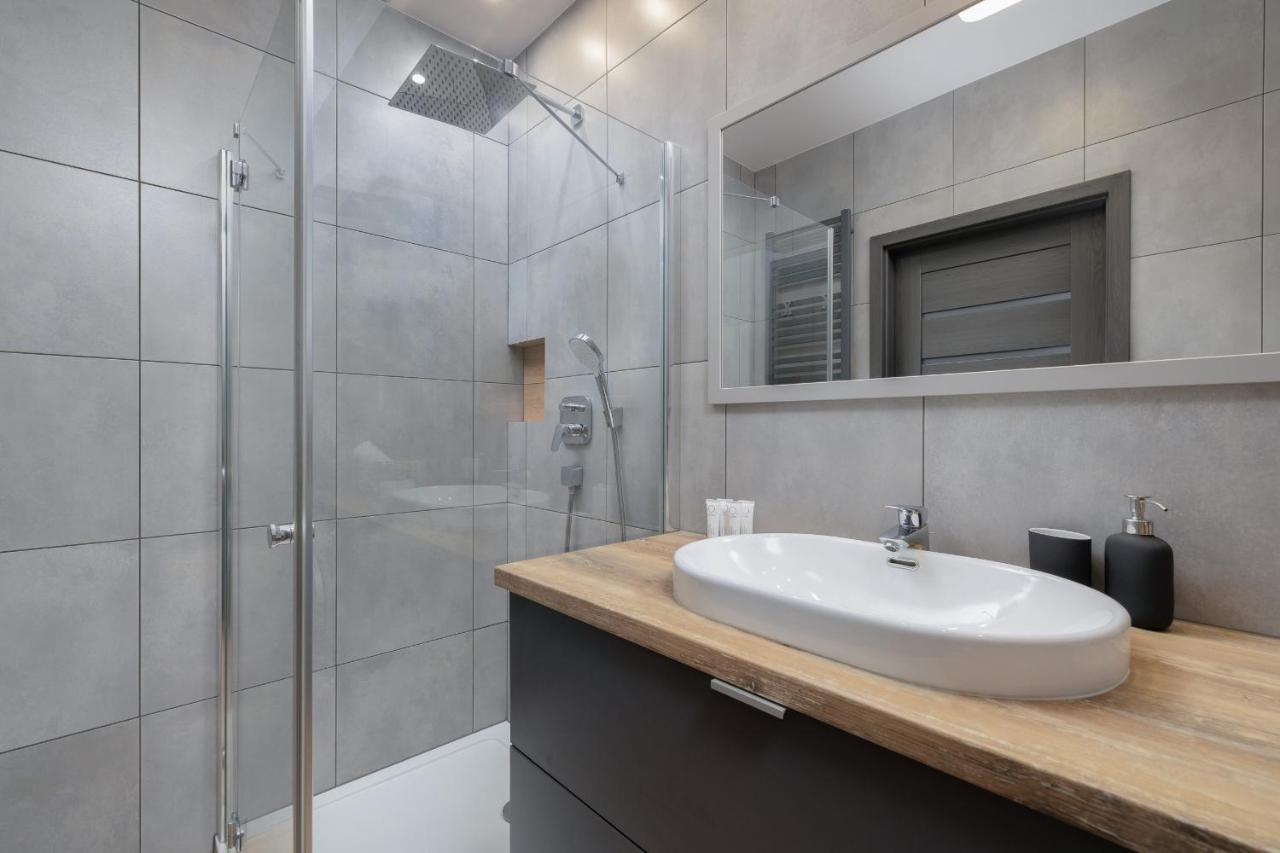 Osiedle Avia Family Apartment In Krakow With Balcony By Noclegi Renters Exteriér fotografie