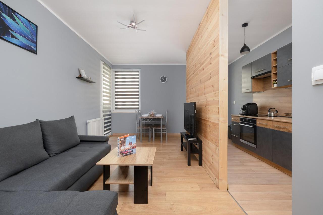 Osiedle Avia Family Apartment In Krakow With Balcony By Noclegi Renters Exteriér fotografie