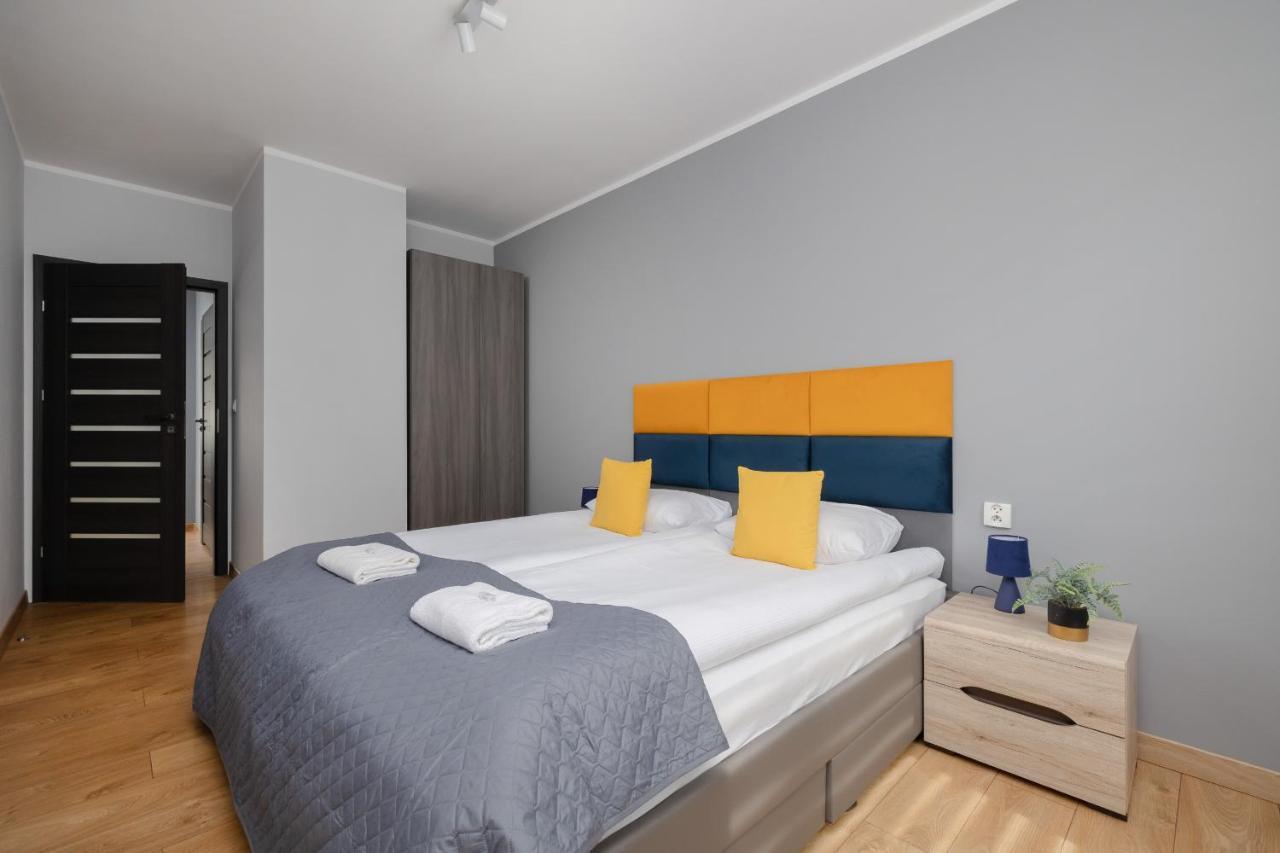 Osiedle Avia Family Apartment In Krakow With Balcony By Noclegi Renters Exteriér fotografie