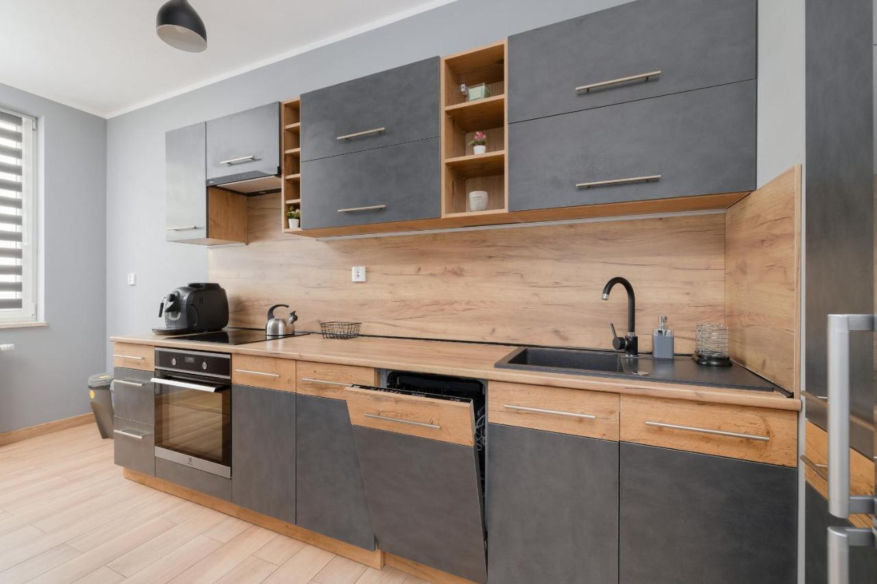 Osiedle Avia Family Apartment In Krakow With Balcony By Noclegi Renters Exteriér fotografie